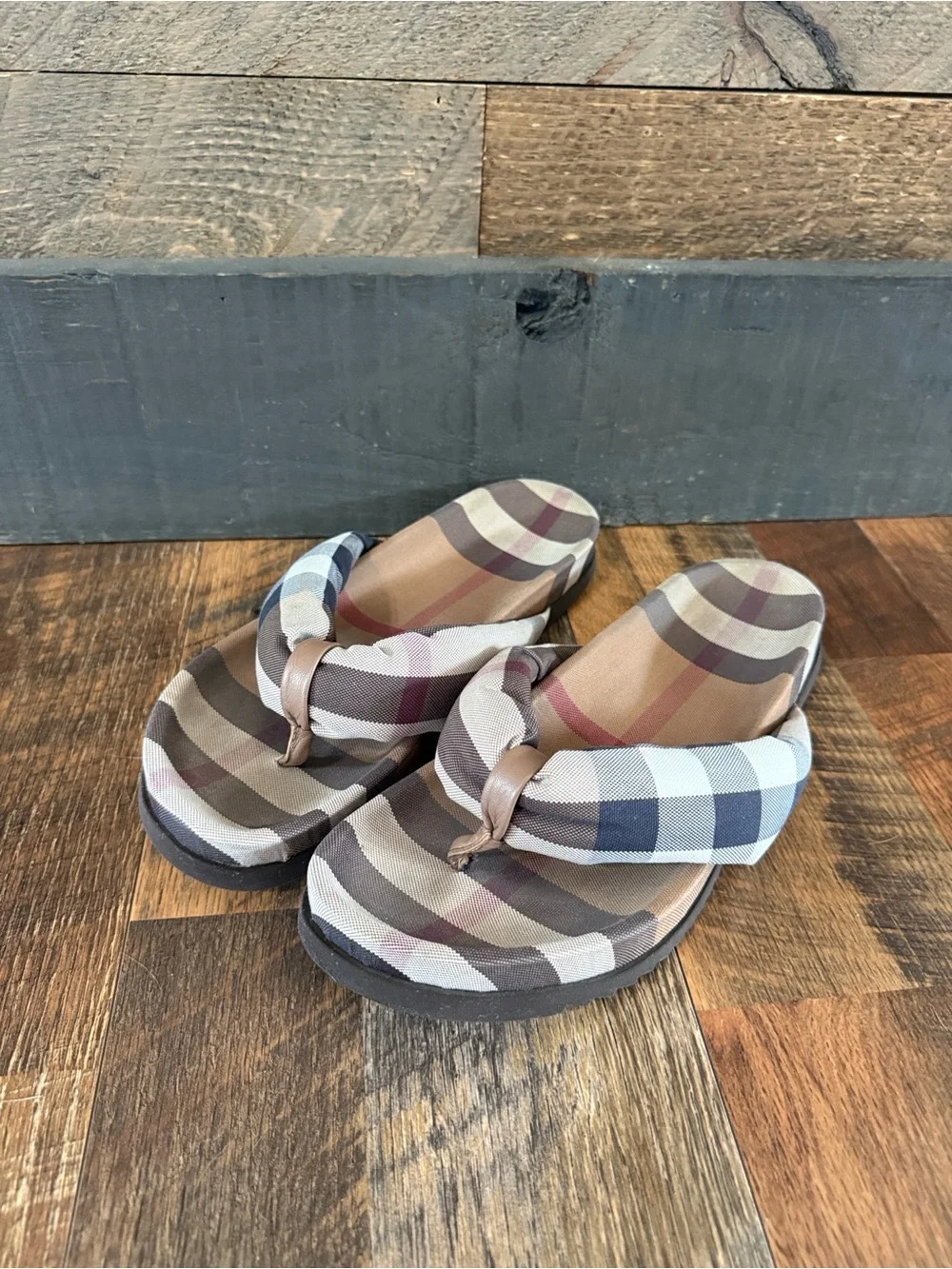 Burberry | Shoes | Burberry Duncannon Check Padded Cotton  display picture 2